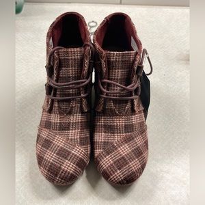 Toms bootie wedges.